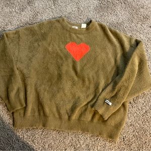 Levi’s Fluffy Heart Valentines Day Sweater XL